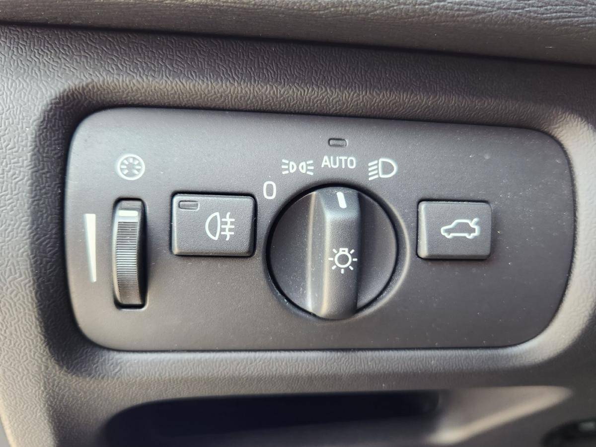 volvo-v40-2018-diesel-1969cc
