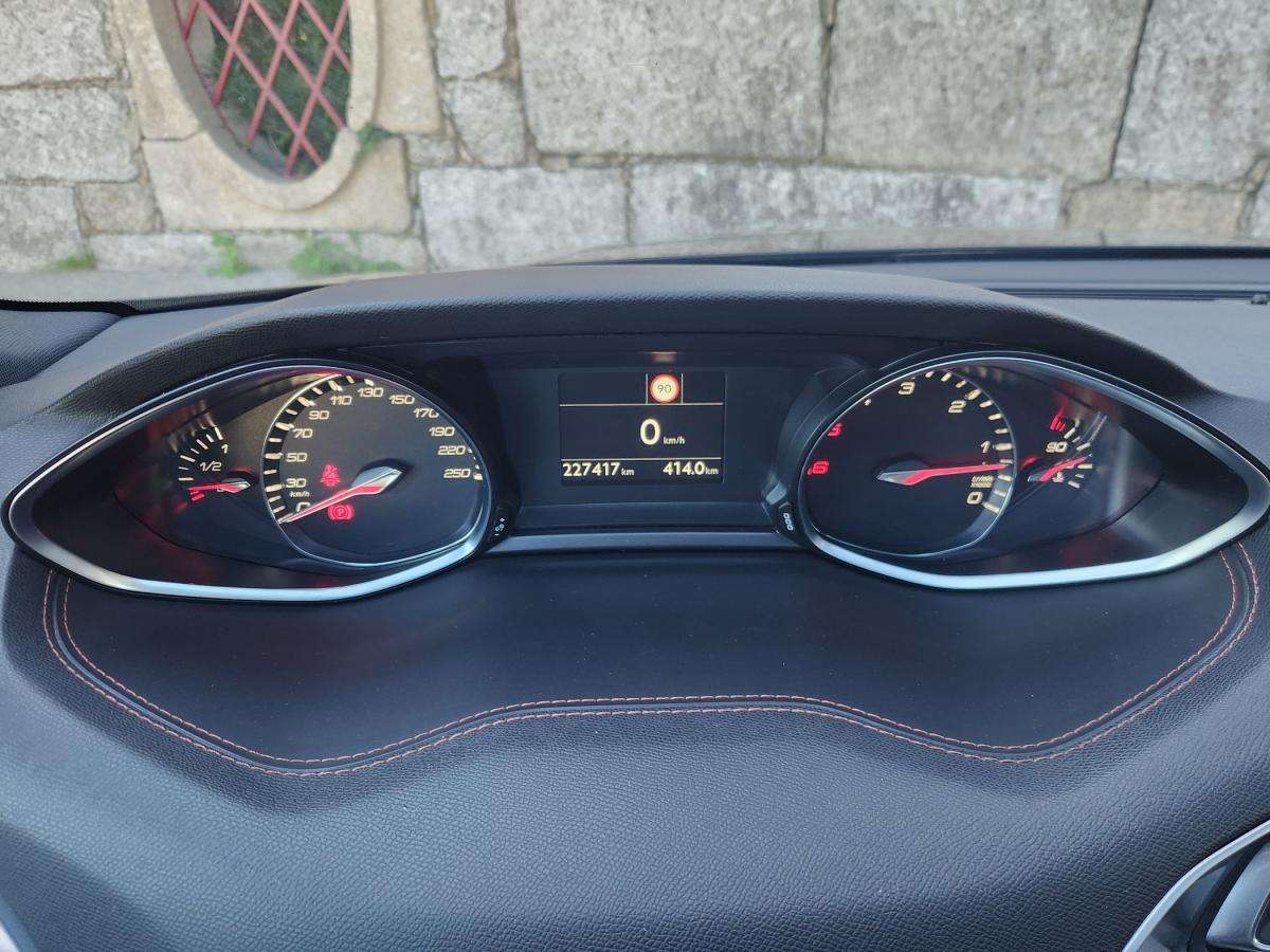 peugeot-308-sw-2018-diesel-1499cc