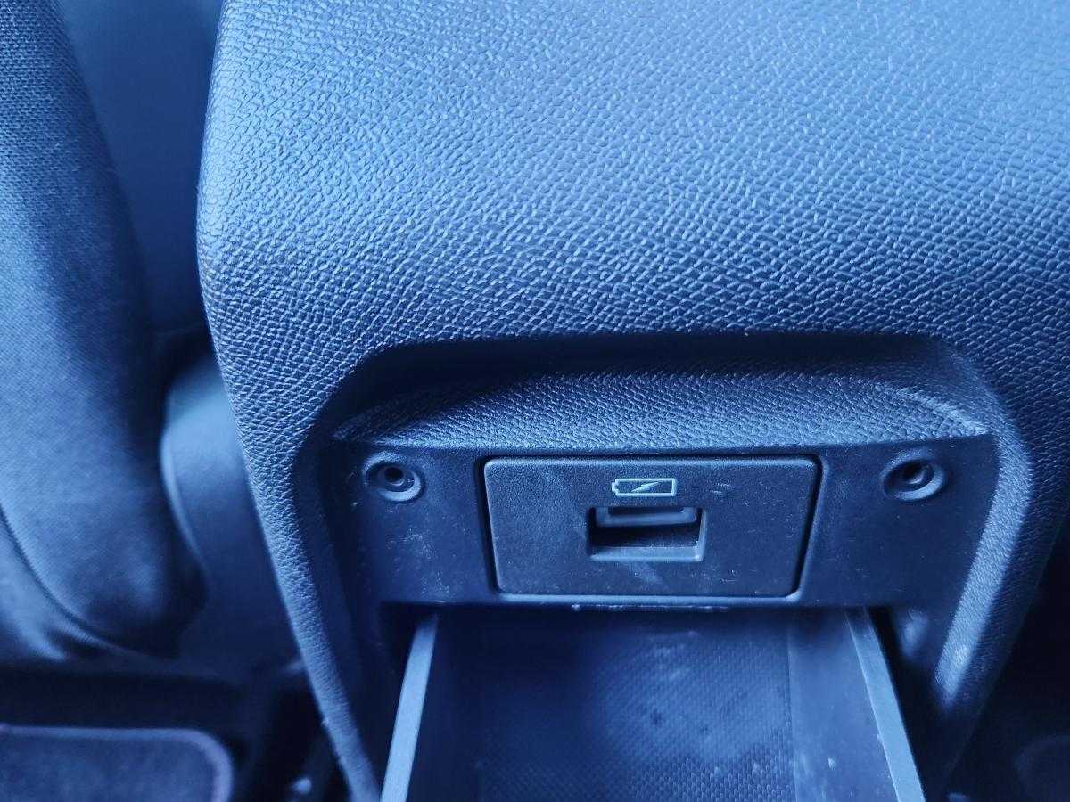 peugeot-308-sw-2018-diesel-1499cc