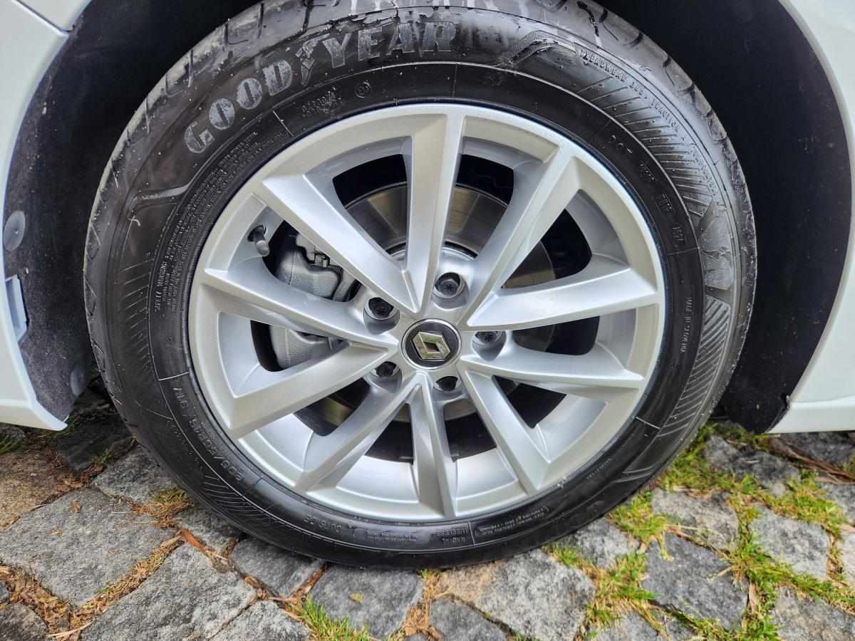 renault-megane-sport-tourer-2017-diesel-1461cc