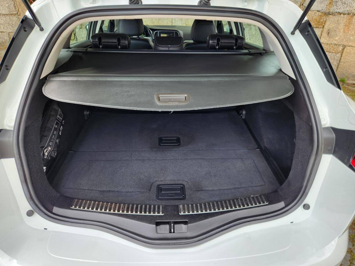renault-megane-sport-tourer-2017-diesel-1461cc