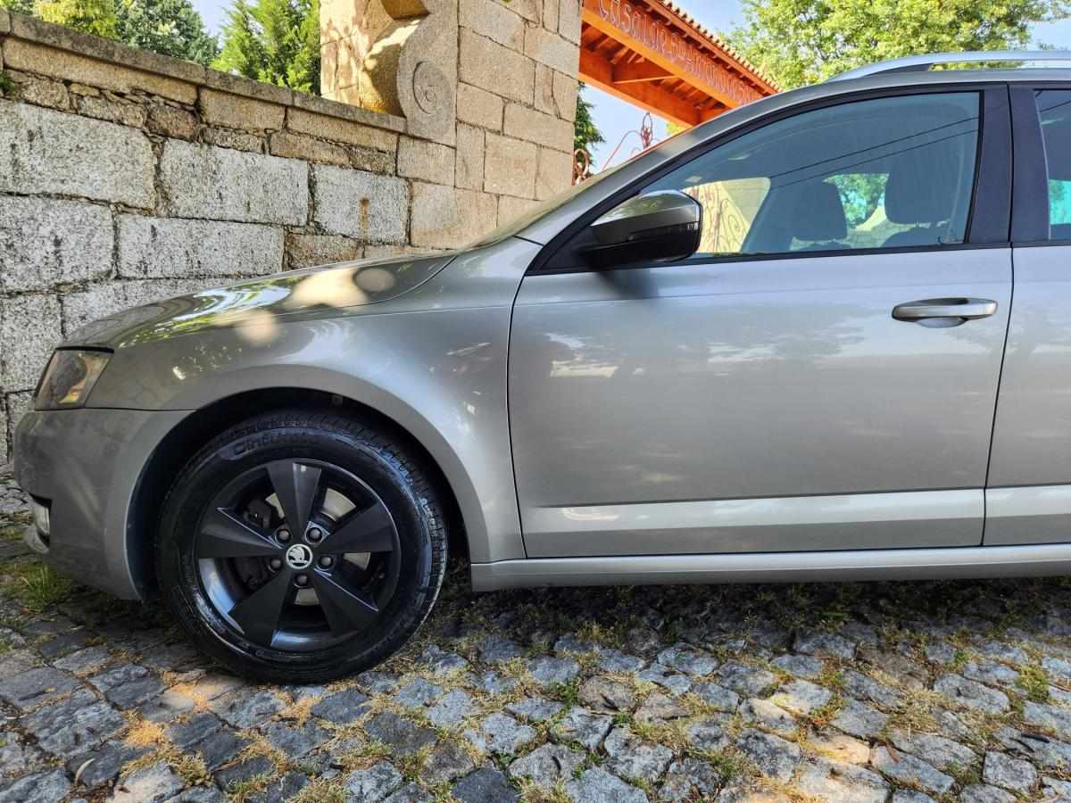 skoda-octavia-break-2014-diesel-1598cc