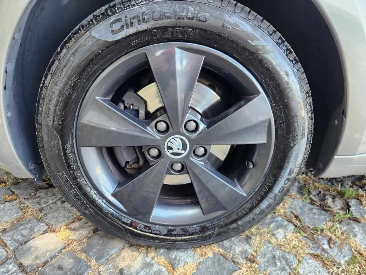 skoda-octavia-break-2014-diesel-1598cc