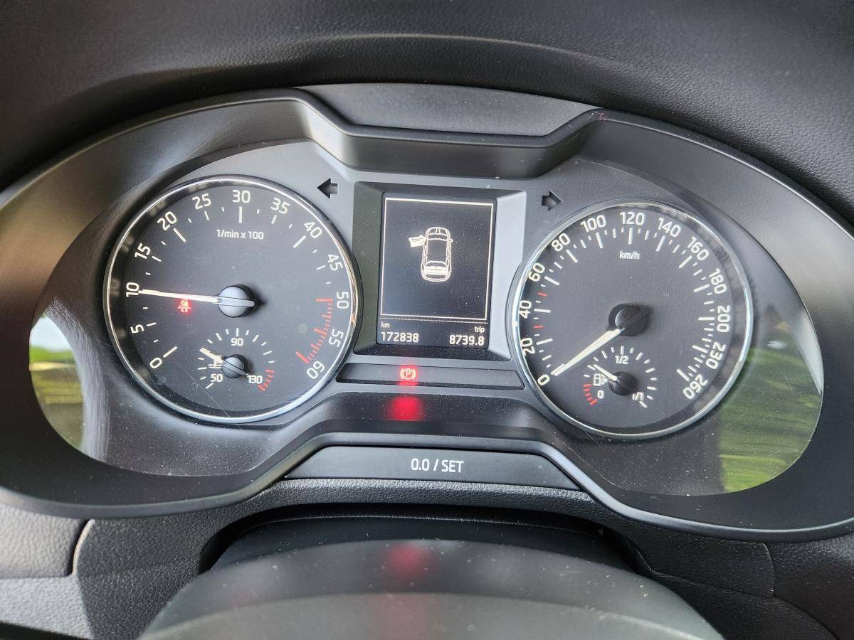 skoda-octavia-break-2014-diesel-1598cc