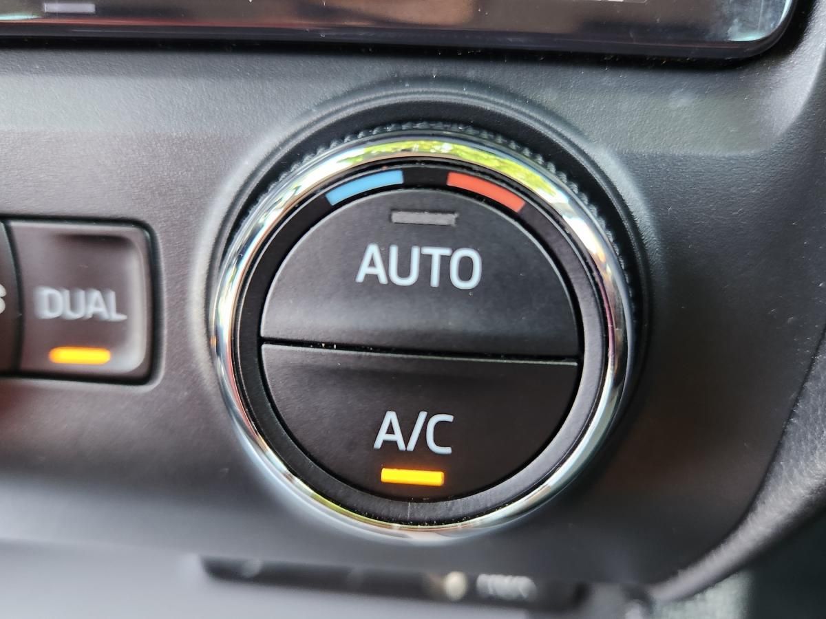 skoda-octavia-break-2014-diesel-1598cc