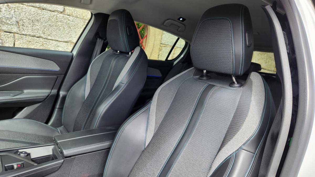 peugeot-308-2022-diesel-1499cc