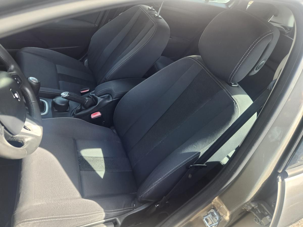 renault-megane-sport-tourer-2010-diesel-1461cc