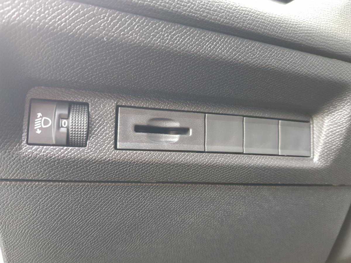 peugeot-308-2022-gasolina-1199cc