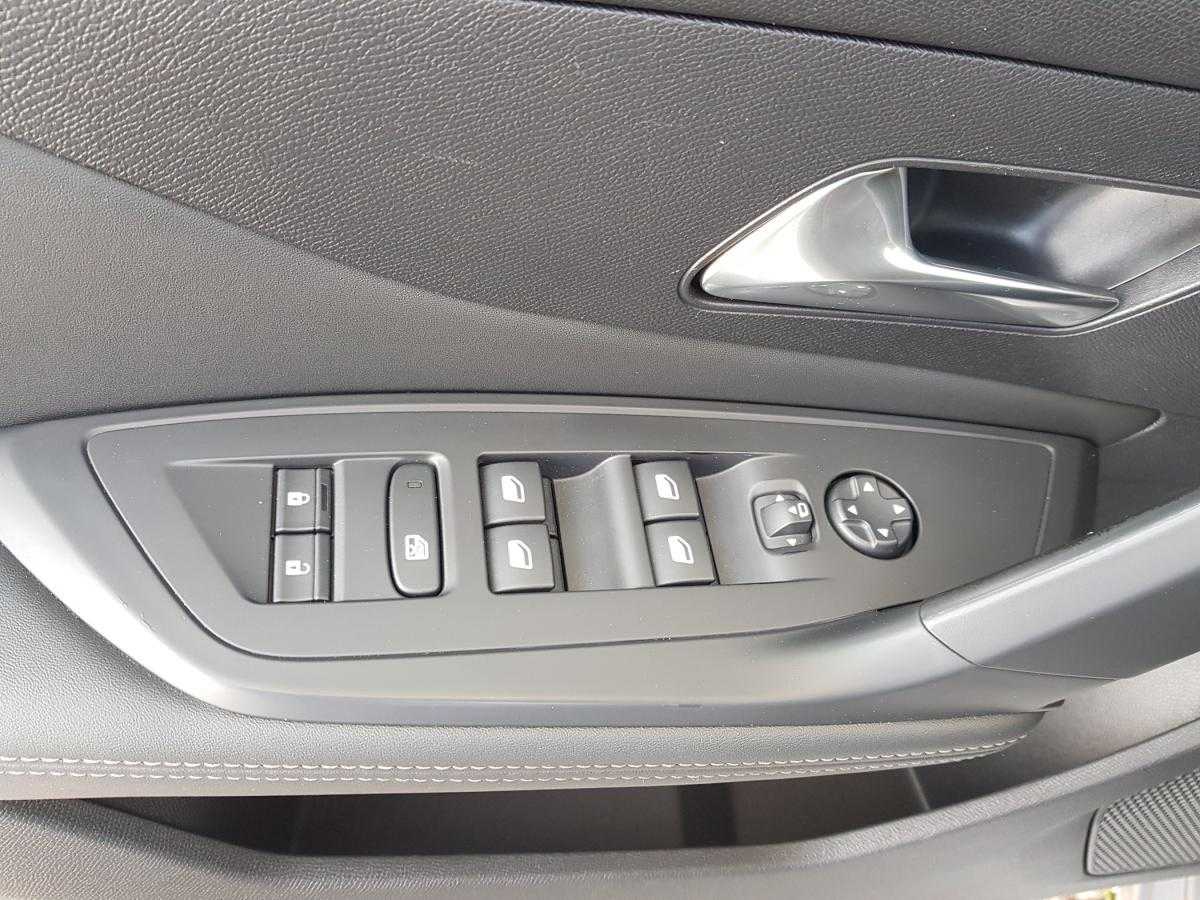 peugeot-308-2022-gasolina-1199cc