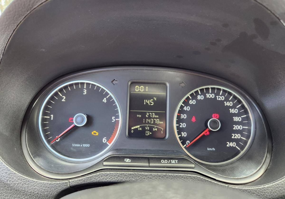 volkswagen-polo-2011-diesel-1199cc