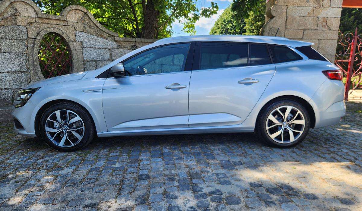 renault-megane-sport-tourer-2017-diesel-1598cc