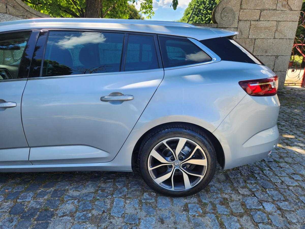 renault-megane-sport-tourer-2017-diesel-1598cc