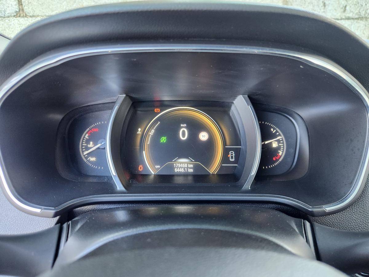 renault-megane-sport-tourer-2017-diesel-1598cc