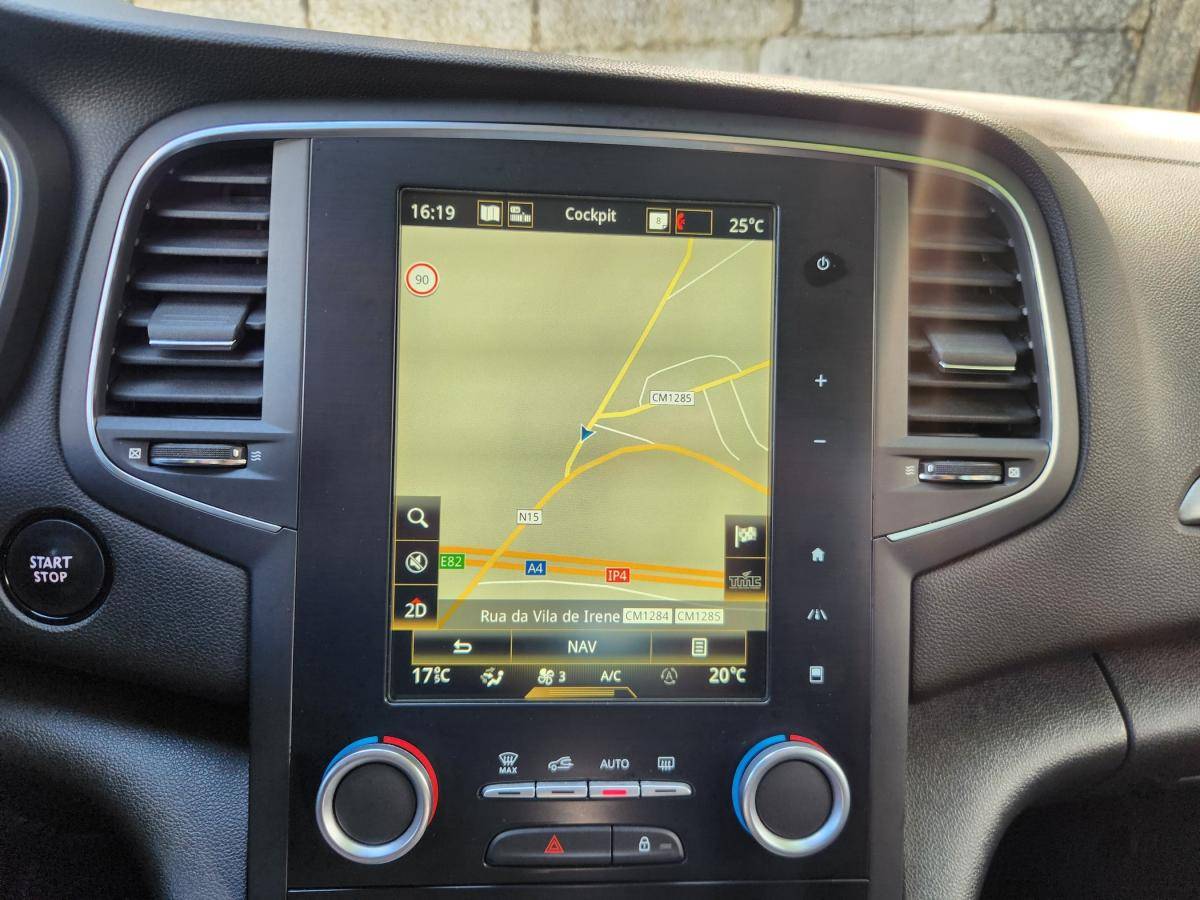 renault-megane-sport-tourer-2017-diesel-1598cc