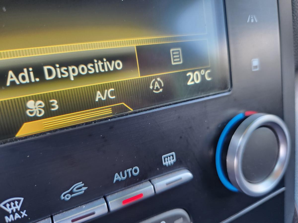 renault-megane-sport-tourer-2017-diesel-1598cc