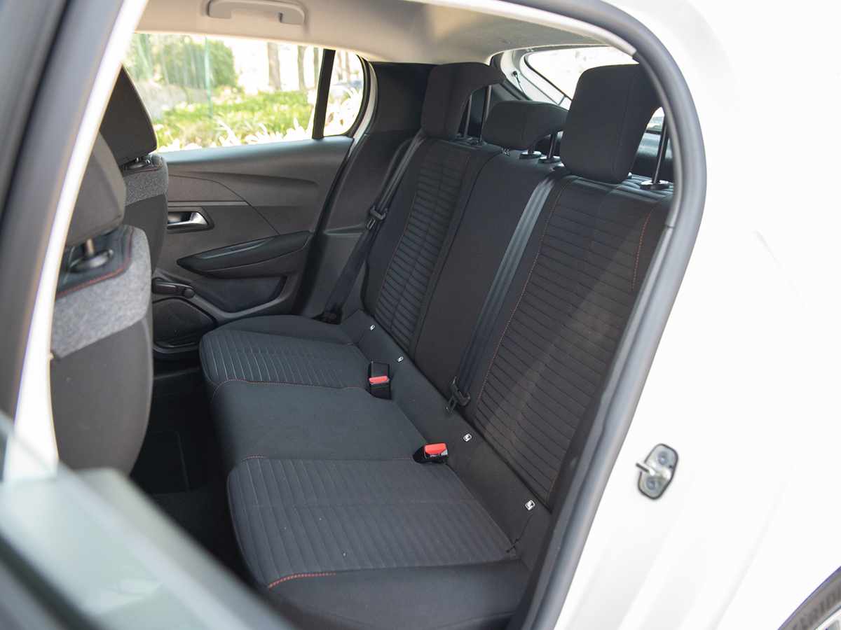 peugeot-208-1-2-puretech-2021-gasolina-1199cc