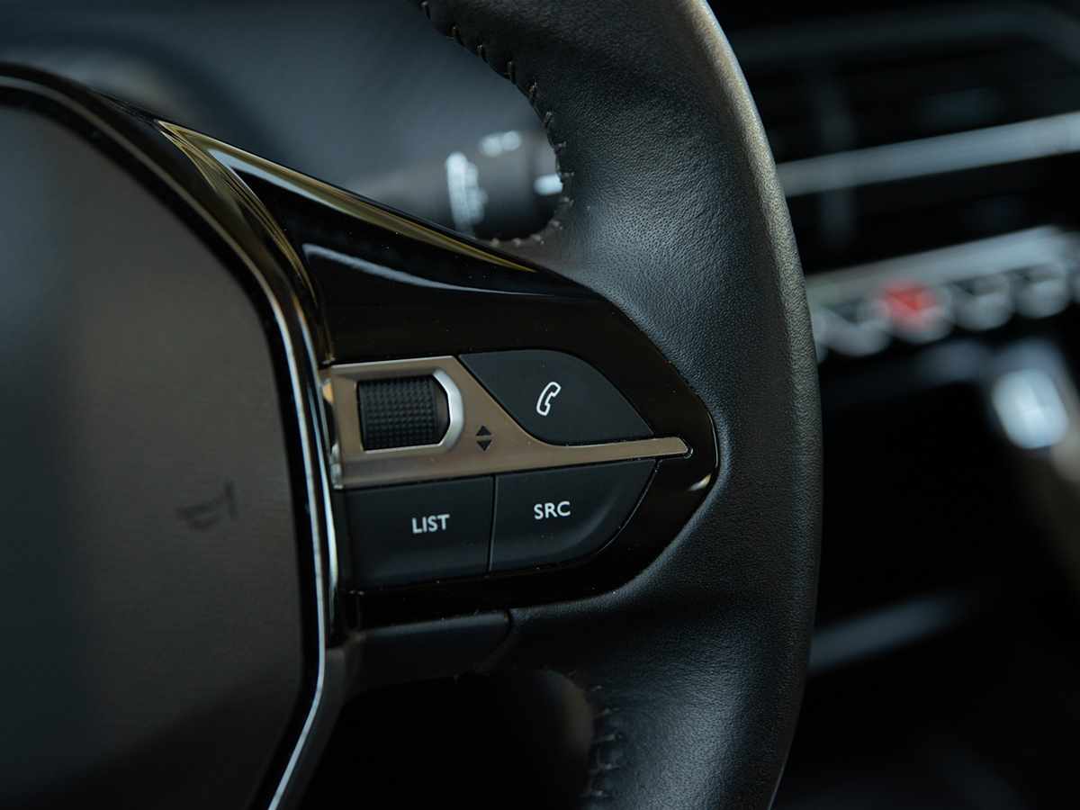 peugeot-208-1-2-puretech-2021-gasolina-1199cc