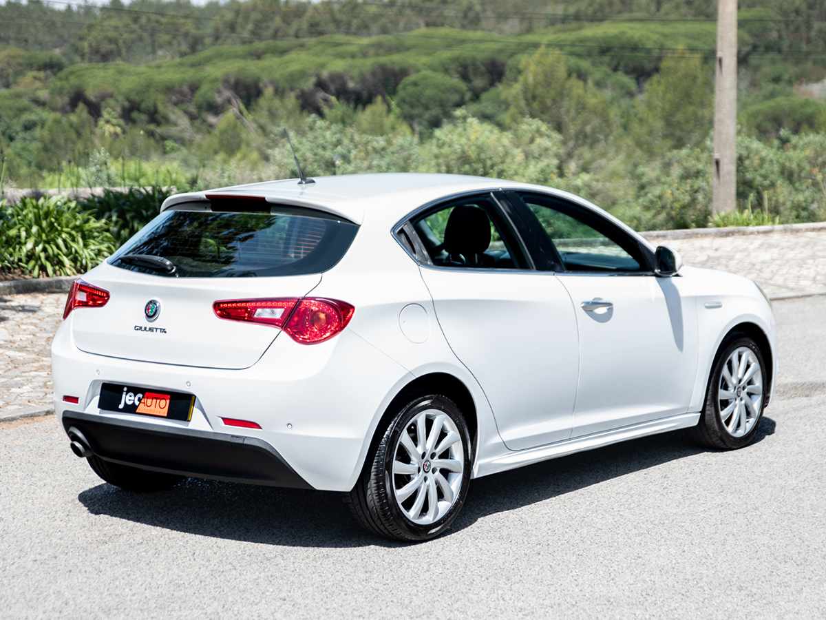 alfa-romeo-giulietta-1-6-jtdm-16v-2017-diesel-1598cc