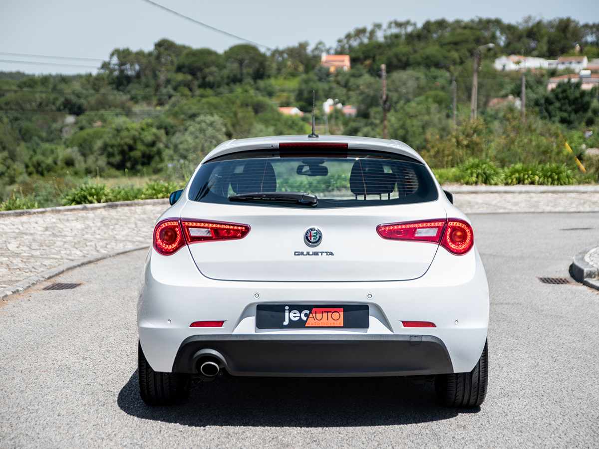 alfa-romeo-giulietta-1-6-jtdm-16v-2017-diesel-1598cc