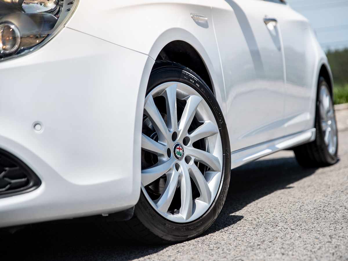 alfa-romeo-giulietta-1-6-jtdm-16v-2017-diesel-1598cc