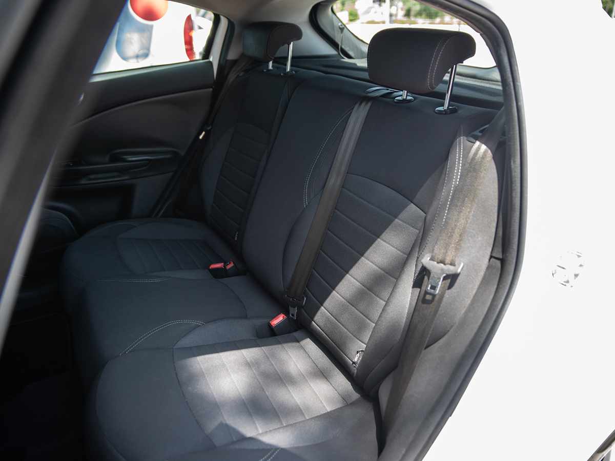 alfa-romeo-giulietta-1-6-jtdm-16v-2017-diesel-1598cc