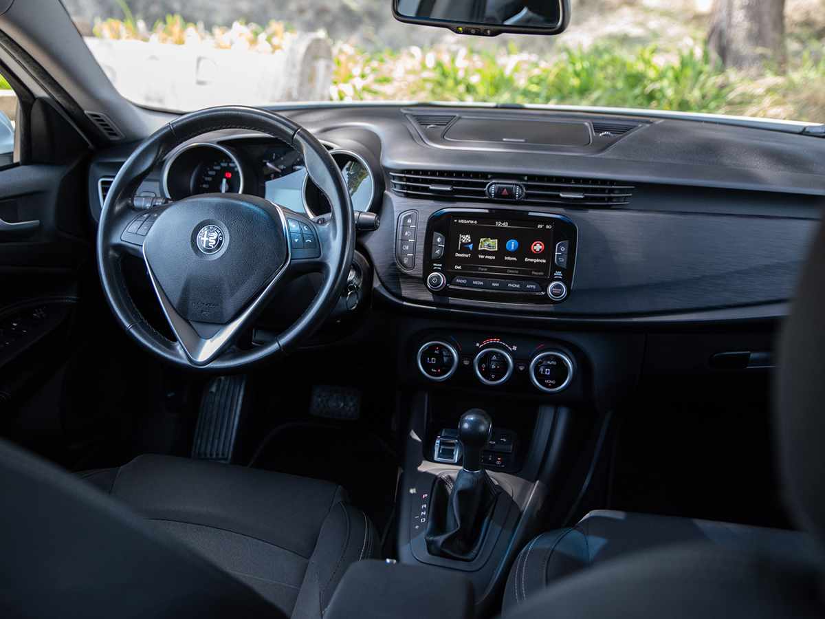 alfa-romeo-giulietta-1-6-jtdm-16v-2017-diesel-1598cc