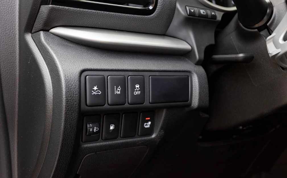 mitsubishi-eclipse-cross-2-4-mivec-s-awc-phev-2023-gasolina-2360cc