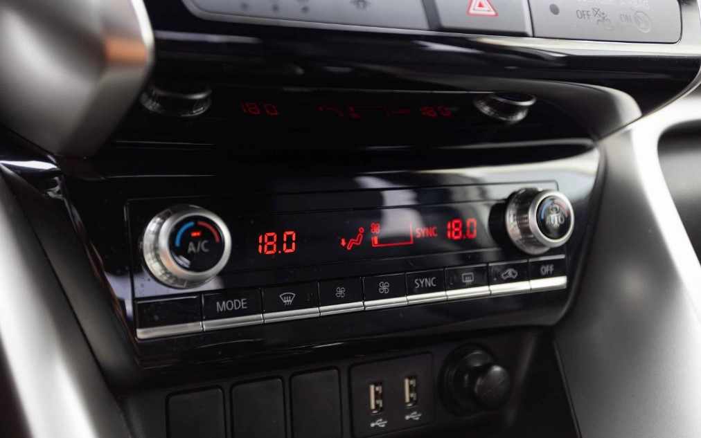 mitsubishi-eclipse-cross-2-4-mivec-s-awc-phev-2023-gasolina-2360cc