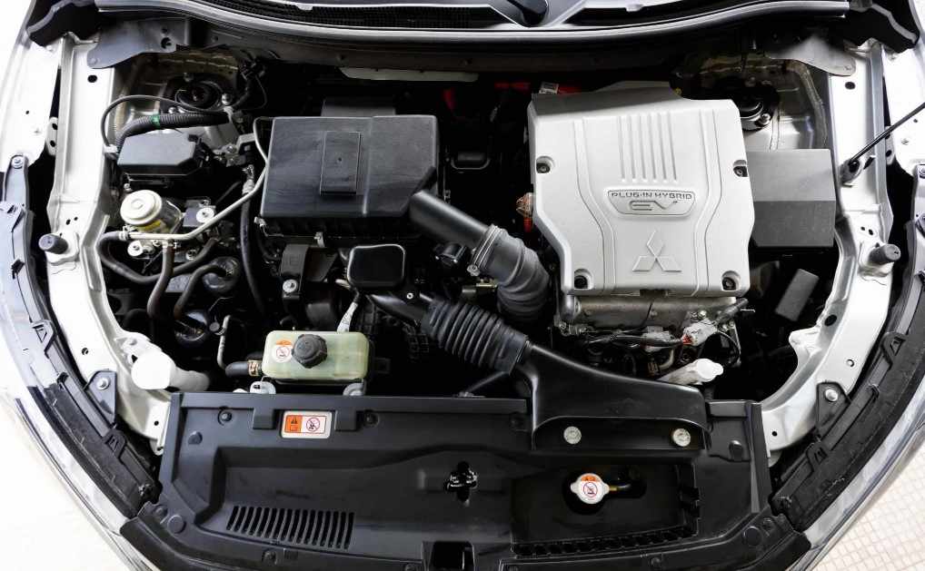 mitsubishi-eclipse-cross-2-4-mivec-s-awc-phev-2023-gasolina-2360cc