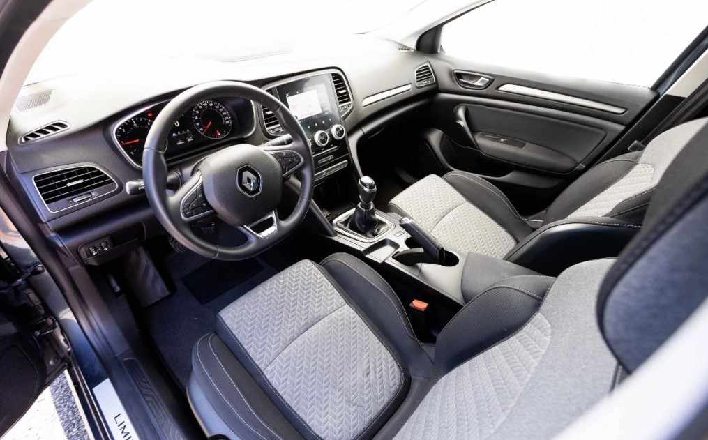 renault-megane-sport-tourer-1-5-dci-2022-diesel-1461cc