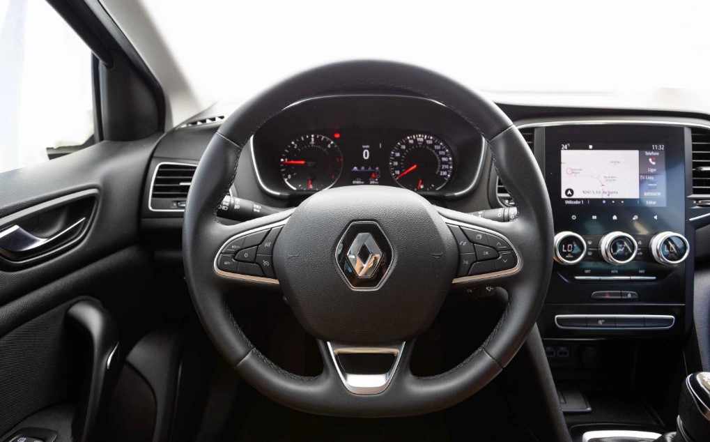 renault-megane-sport-tourer-1-5-dci-2022-diesel-1461cc