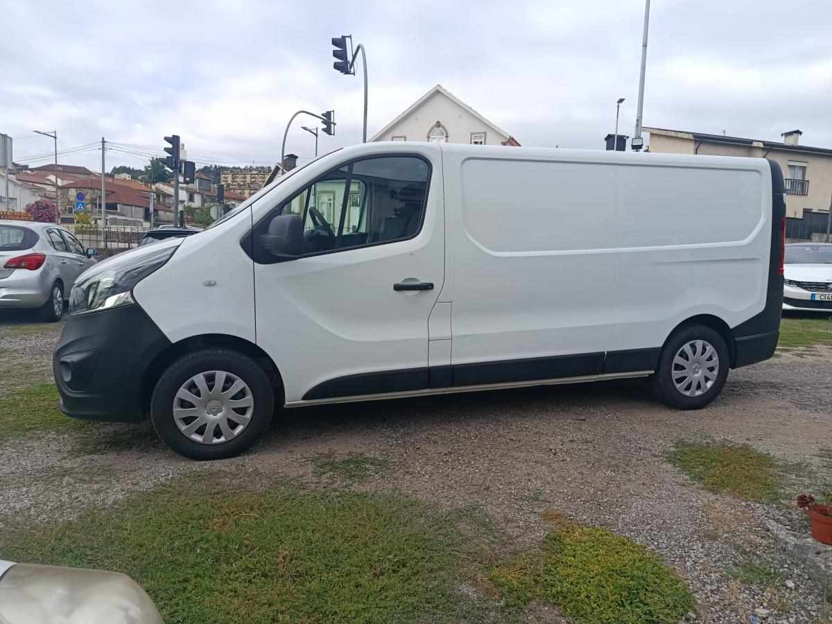 opel-vivaro-1-6-121cv-2018-diesel-1598cc