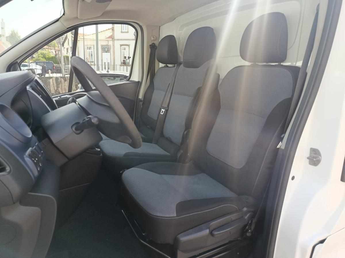opel-vivaro-1-6-121cv-2018-diesel-1598cc
