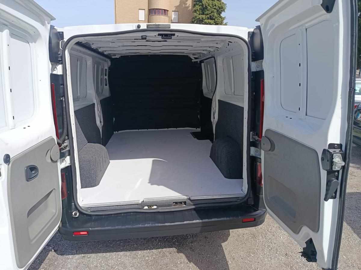 opel-vivaro-1-6-121cv-2018-diesel-1598cc