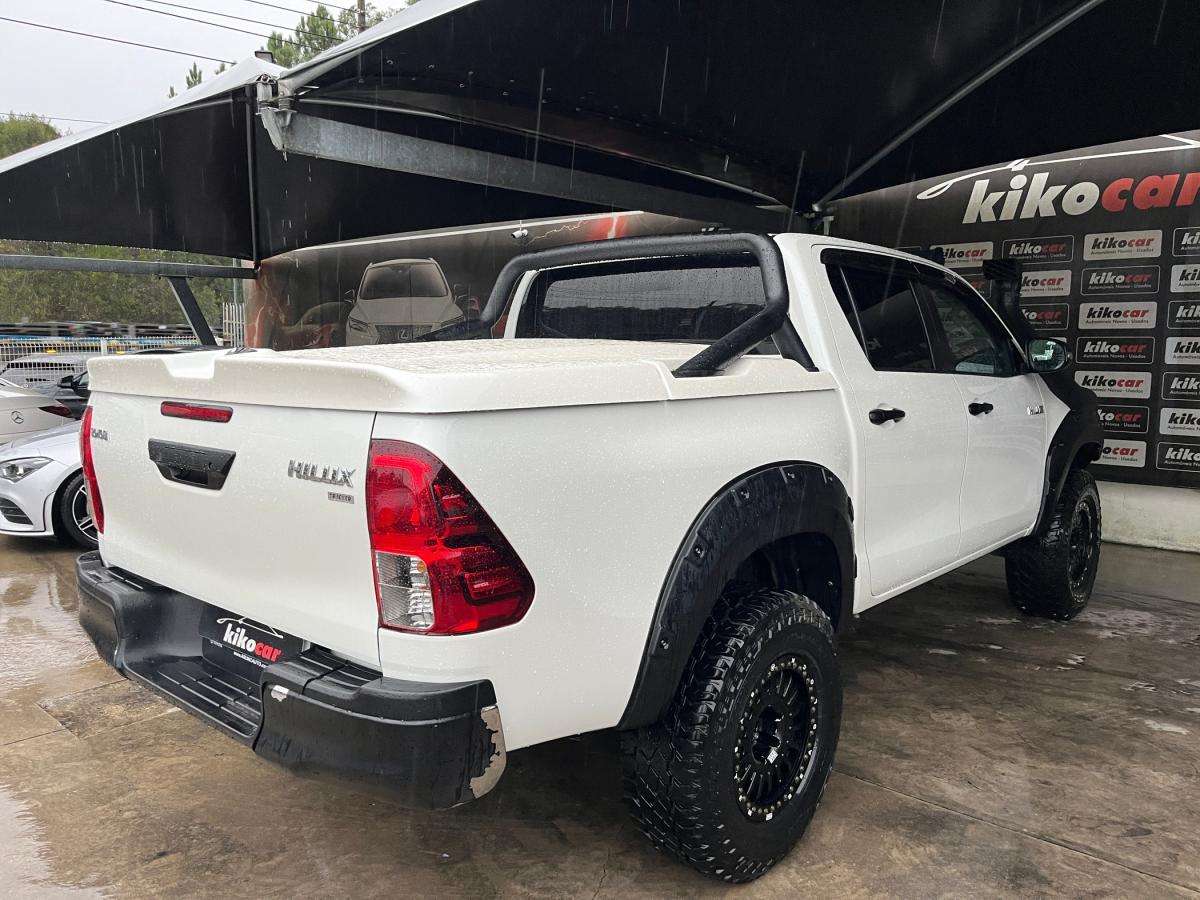 toyota-hilux-2019-diesel-2393cc