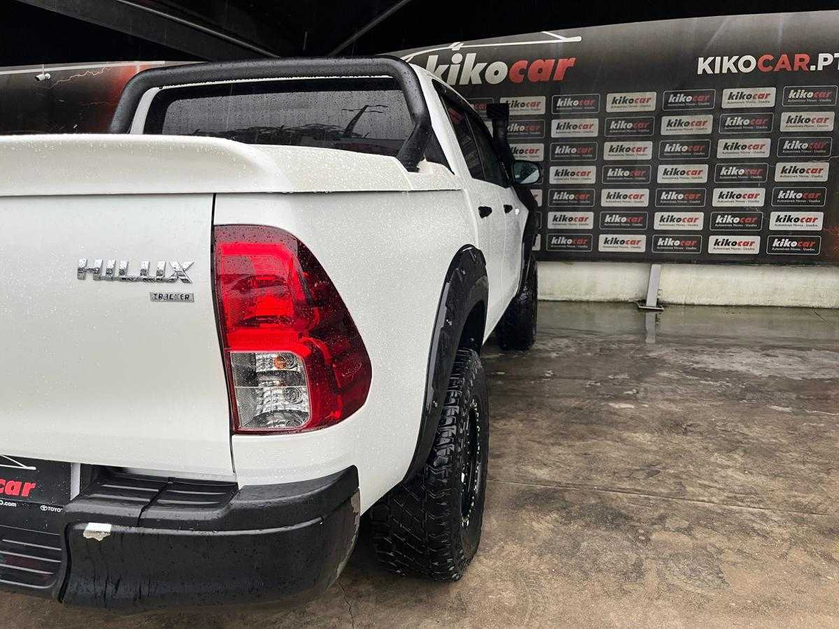 toyota-hilux-2019-diesel-2393cc