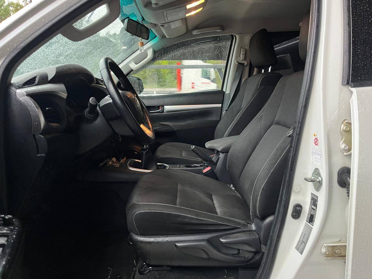 toyota-hilux-2019-diesel-2393cc