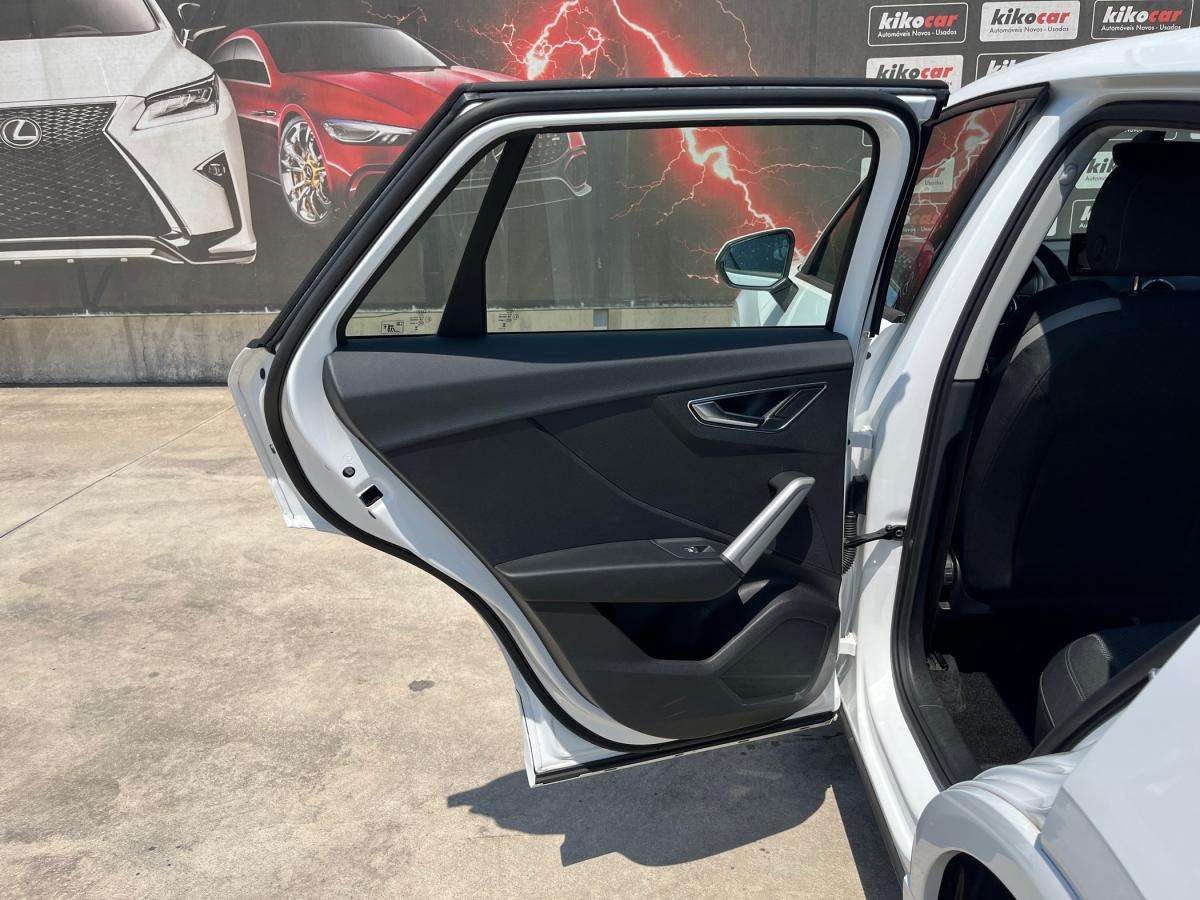 audi-q2-2023-gasolina-999cc