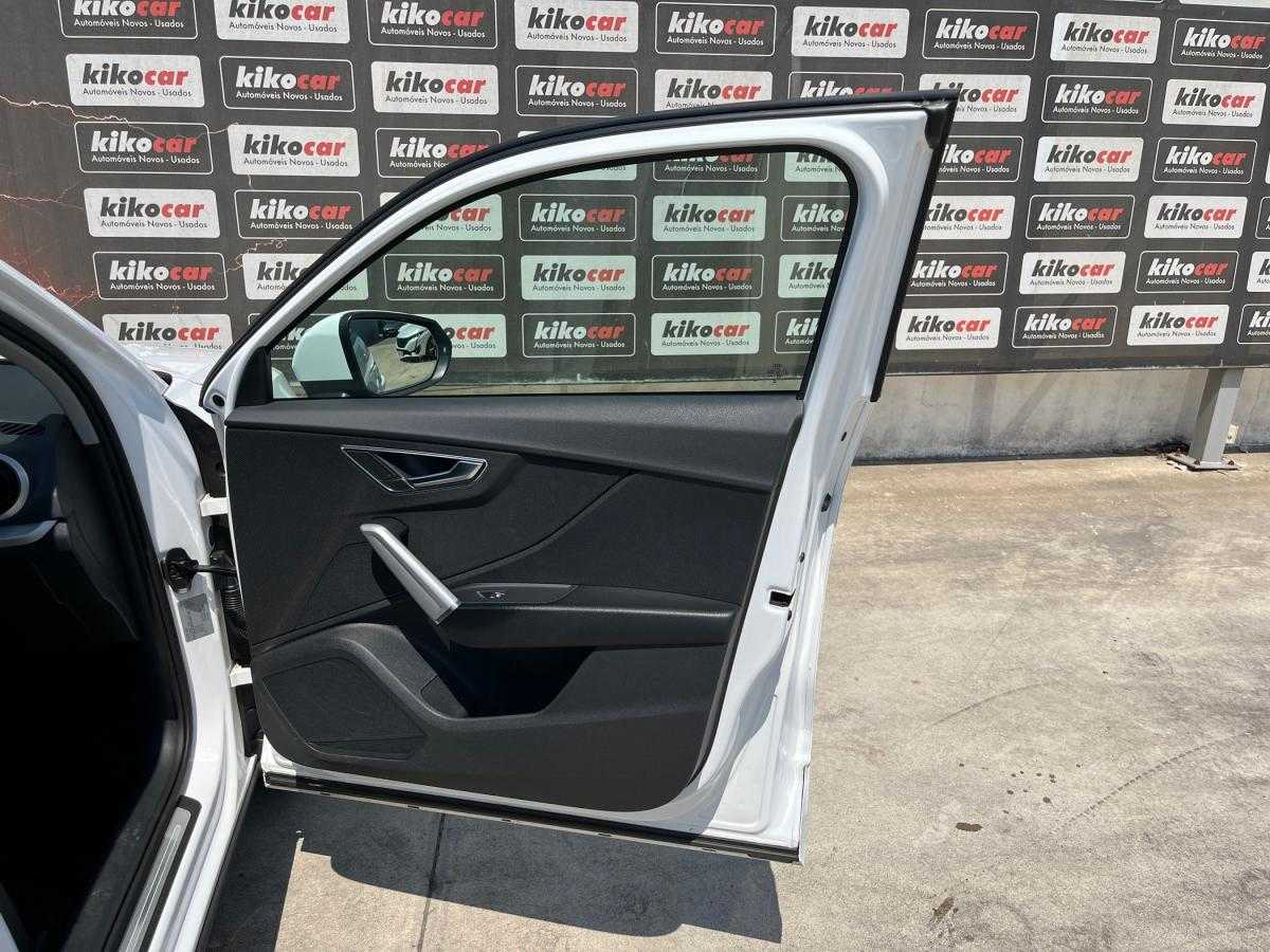 audi-q2-2023-gasolina-999cc