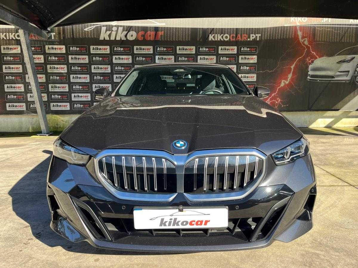 bmw-serie-5-2024-hibrido-a-gasolina-1998cc