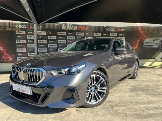 bmw-serie-5-2024-hibrido-a-gasolina-1998cc