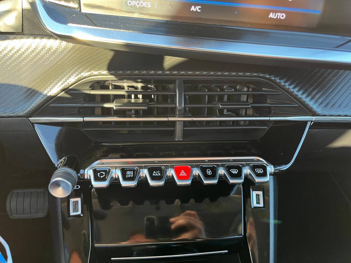 peugeot-2008-2022-diesel-1499cc
