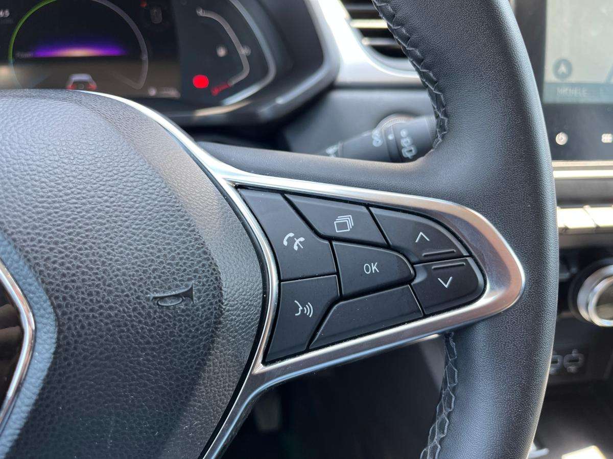 renault-captur-2023-hibrido-a-gasolina-1598cc