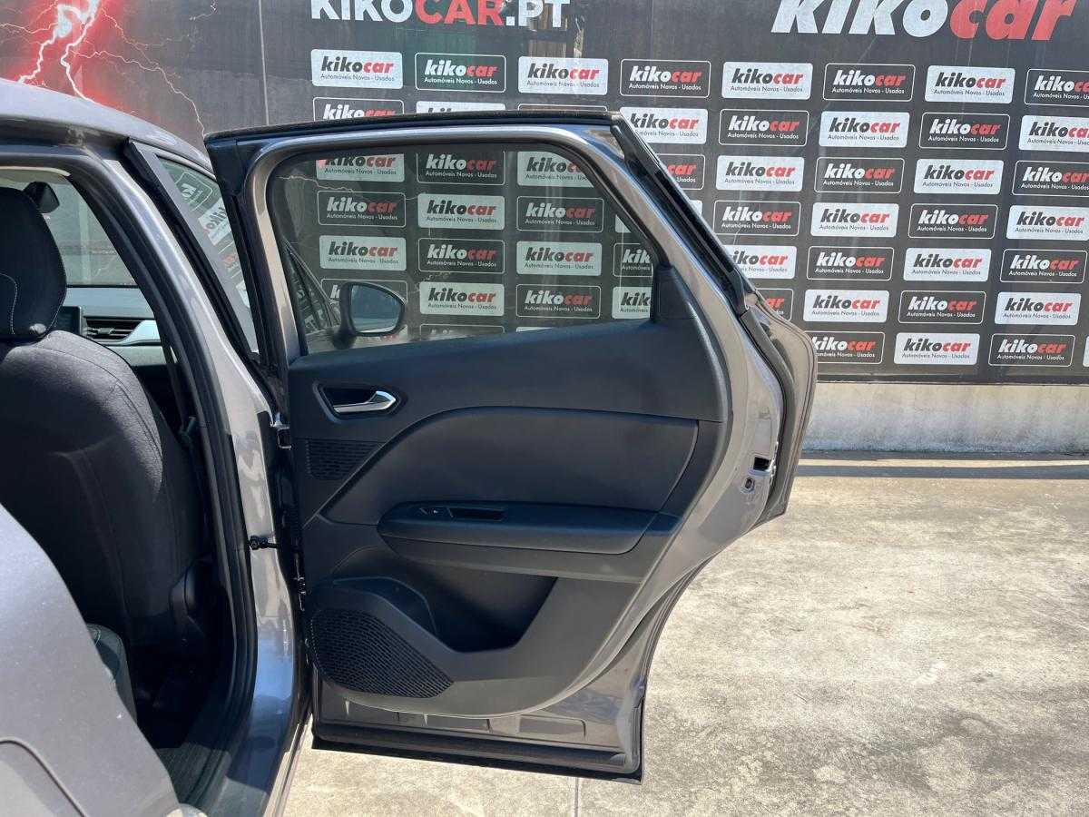 renault-captur-2023-hibrido-a-gasolina-1598cc
