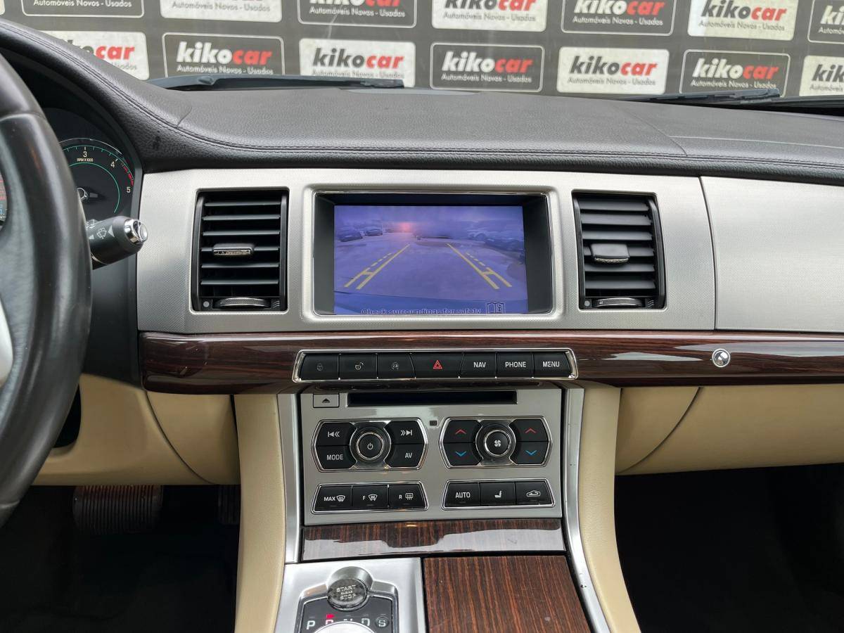 jaguar-xf-2013-diesel-2179cc
