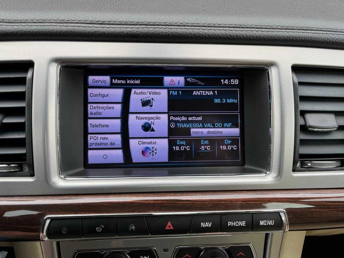jaguar-xf-2013-diesel-2179cc