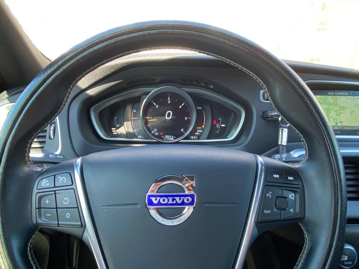 volvo-v40-2014-diesel-1969cc
