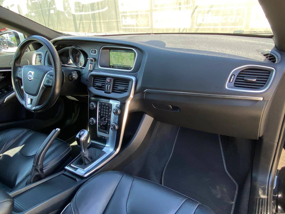 volvo-v40-2014-diesel-1969cc