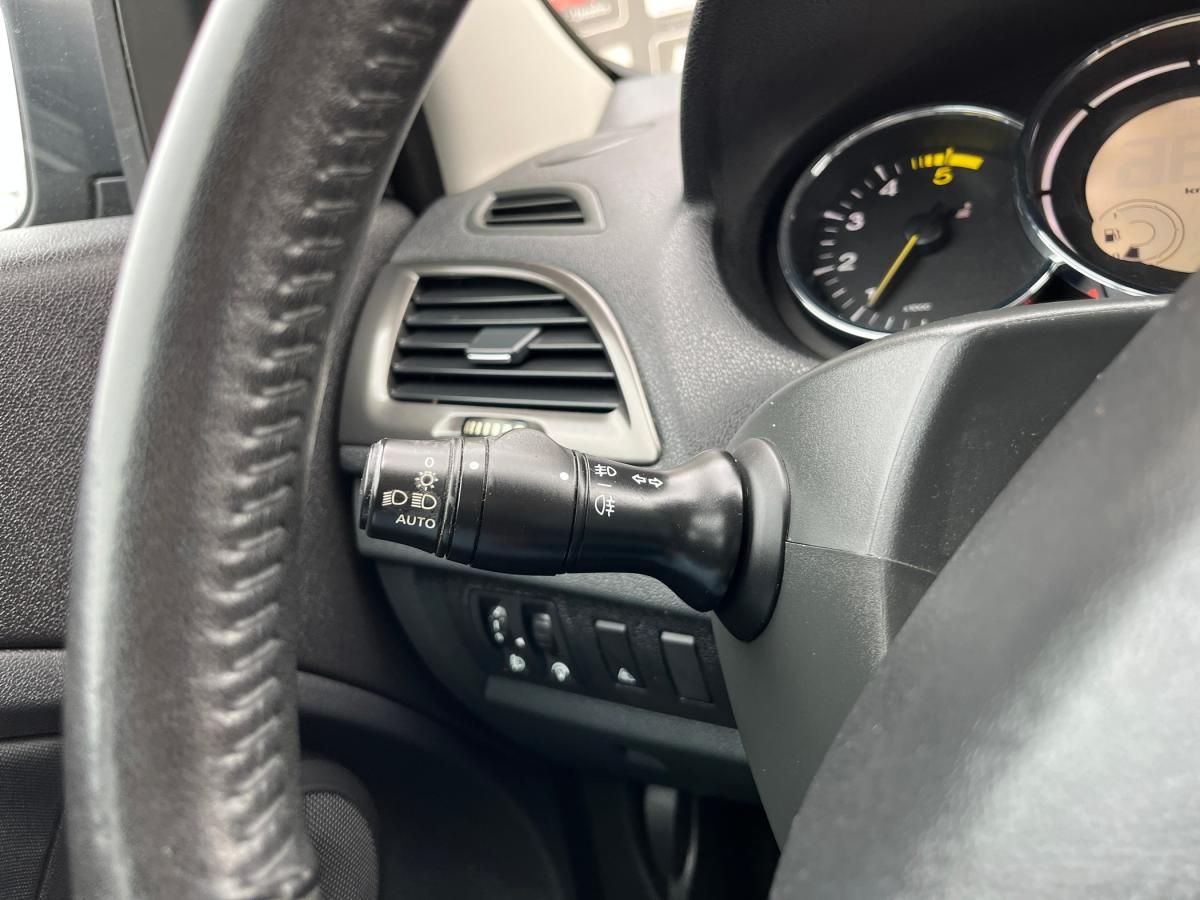 renault-megane-sport-tourer-2016-diesel-1461cc