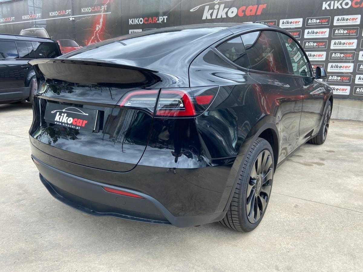 tesla-model-y-2023-eletrico-500cc